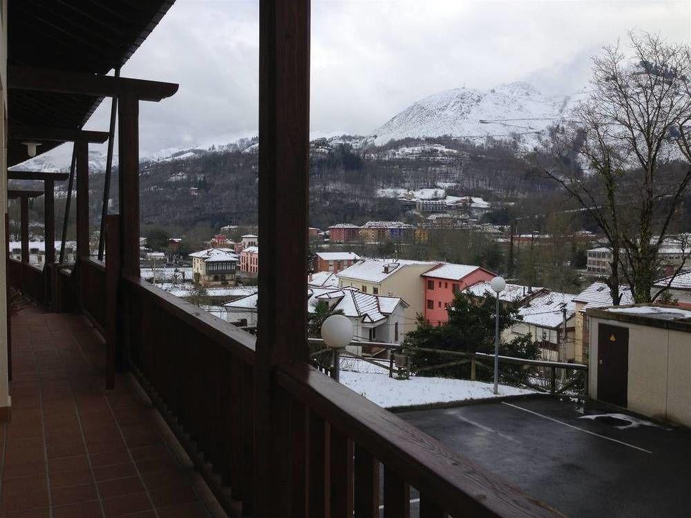 Apartamentos Aldea Del Puente Onís Esterno foto