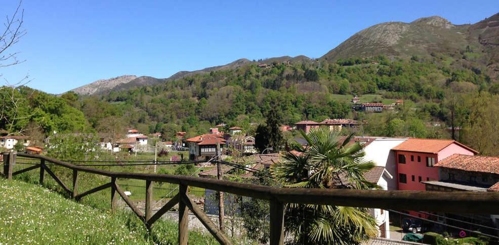 Apartamentos Aldea Del Puente Onís Esterno foto