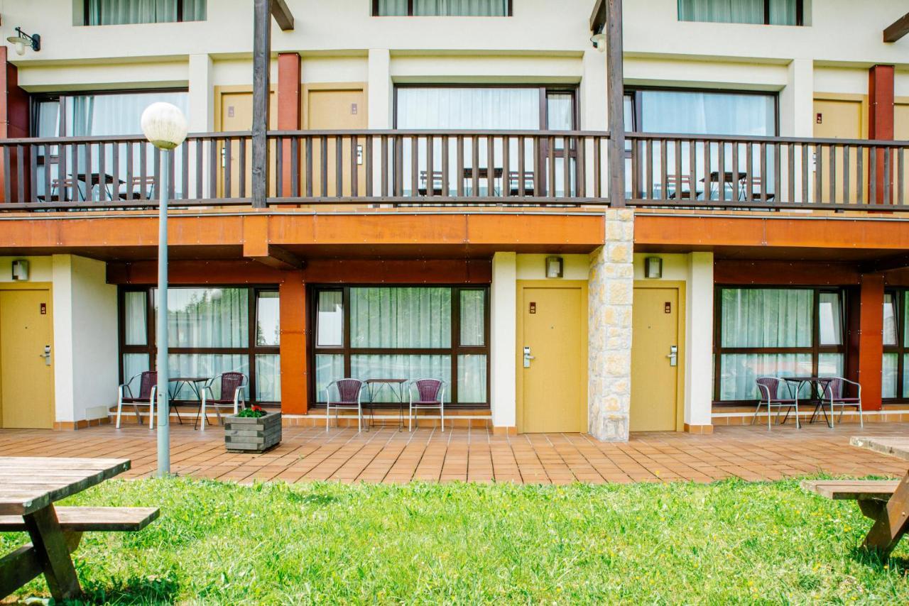 Apartamentos Aldea Del Puente Onís Esterno foto
