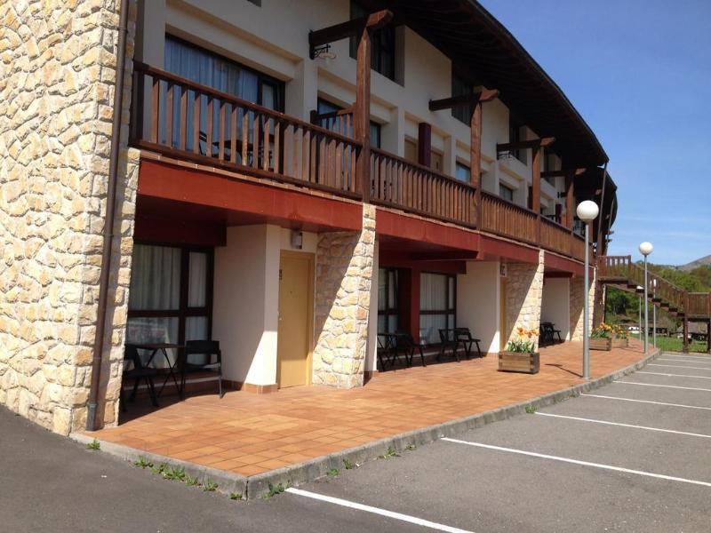Apartamentos Aldea Del Puente Onís Esterno foto