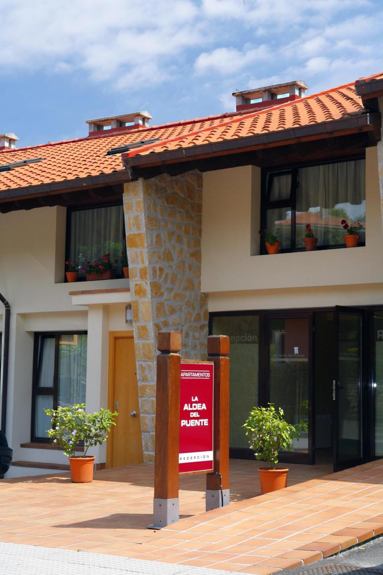 Apartamentos Aldea Del Puente Onís Esterno foto