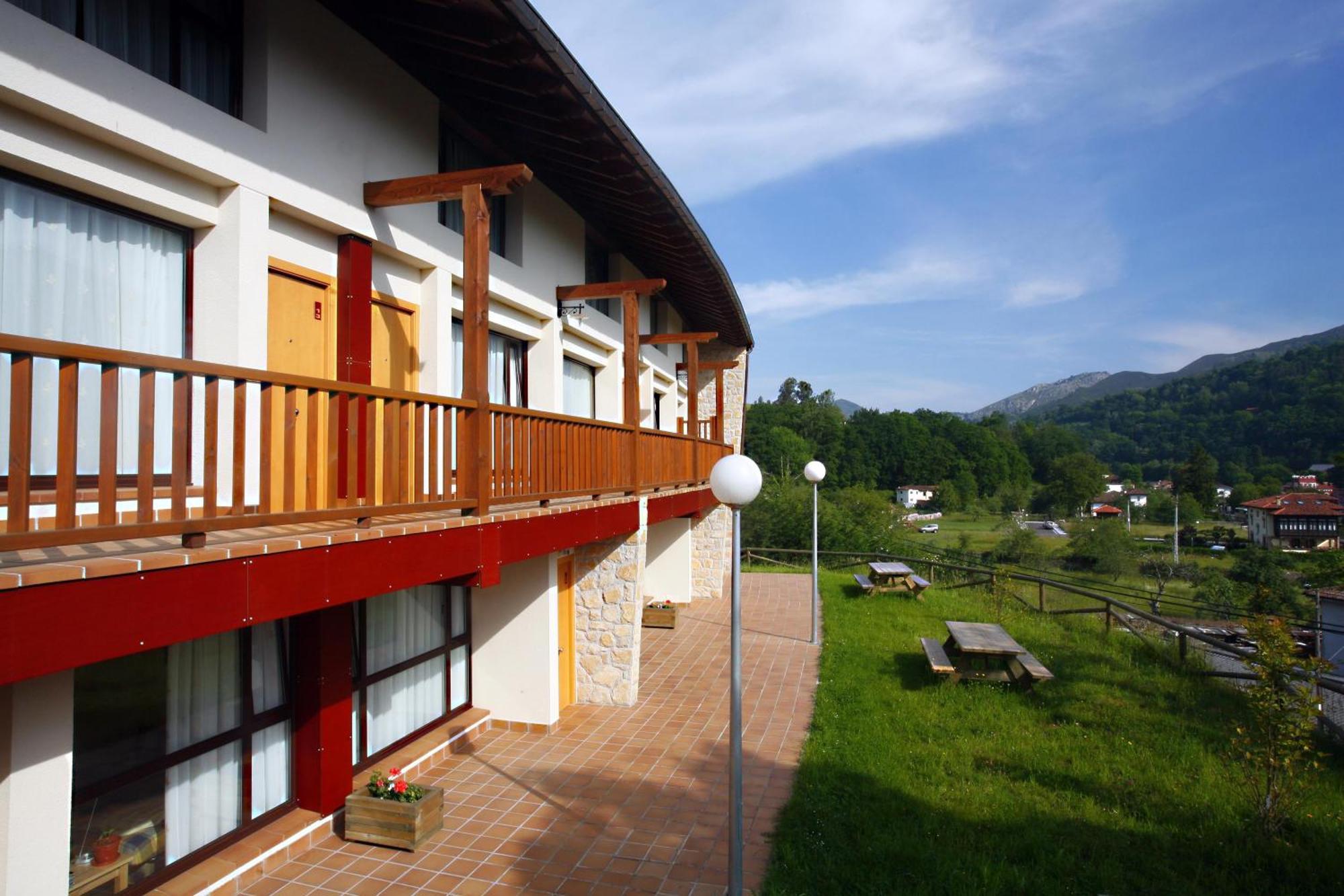 Apartamentos Aldea Del Puente Onís Esterno foto